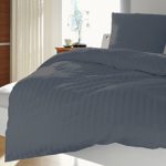 Edles Damast Bettwäsche-Set "Uni" 155x220 cm Grau / Anthrazit - Gefertigt aus 100% feinster Baumwolle mit Reißverschluss – Exklusiver & eleganter Hotel-Bettbezug mit leichtem Glanz für das ganze Jahr Edles Damast Bettwäsche-Set "Uni" 155x220 cm Grau / Anthrazit - Gefertigt aus 100% feinster Baumwolle mit Reißverschluss – Exklusiver & eleganter Hotel-Bettbezug mit leichtem Glanz für das ganze Jahr