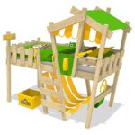 WICKEY Kinderbett CrAzY Hutty Hochbett mit Dach Abenteuerbett mit Lattenboden, apfelgrün-gelb