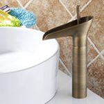 Hiendure® Einhebel- Mischbatterie Wasserhahn Armatur Waschtischarmatur Wasserfall Einhandmischer für Bad Waschbecken (hoch)
