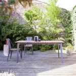 Gartentisch aus grauem Metall und Teak 180x80 cm Tikamoon