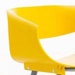 CLP Retrostuhl TUVA mit Kunststoffsitzschale und Holzgestell | Hochwertiger Design-Kunststoffstuhl mit einem Gestell aus Buchenholz | Maximale Belastbarkeit: 150 kg | In verschiedenen Farben erhältlich Gelb