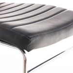 CLP Esszimmerstuhl LEA mit hochwertiger Polsterung und Kunstlederbezug | Küchenstuhl mit Bodenschonern und einer Sitzhöhe von: 47 cm | In verschiedenen Farben wählbar Schwarz