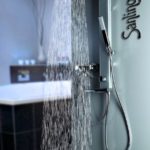Aluminium Duschpaneel - Duschsäule mit Mikrofonhandbrause von Sanlingo
