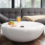 SalesFever Couch-Tisch weiß Hochglanz rund aus Fiberglas Durchmesser 100cm | Trisk | Super-Stylischer Wohnzimmer-Tisch im Retro-Design Glas Weiss 100 cm x 38 cm